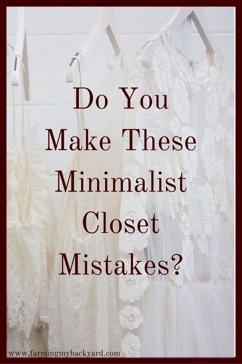 Having a more minimalist closet is a great way to save time and streamline your life. Downsize your clothes to have a well curated wardrobe!